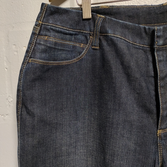 Talbot's plus size 16W wide leg dark wash Capri jeans - Picture 2 of 4